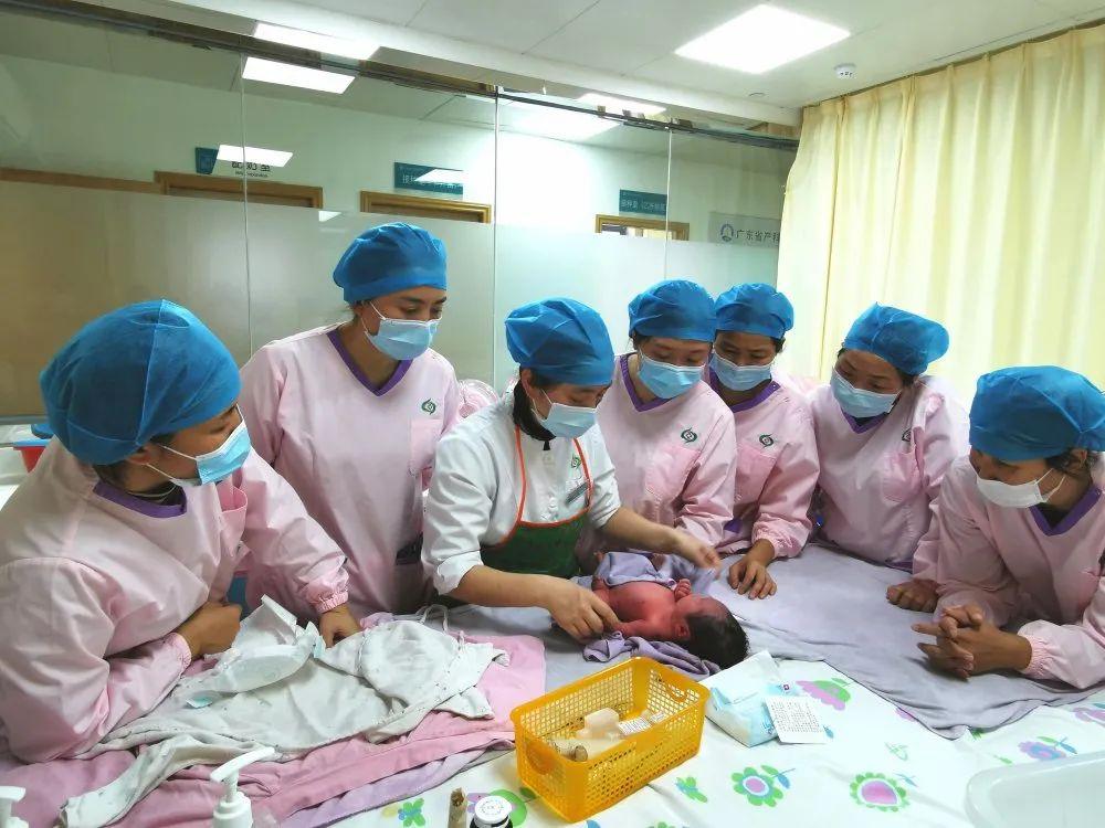 石阡县妇婴监护型护送